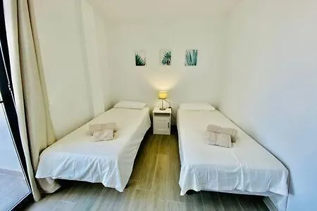 Royal Palm 22 Luxurious 3 Bedroom Penthouse דירה *